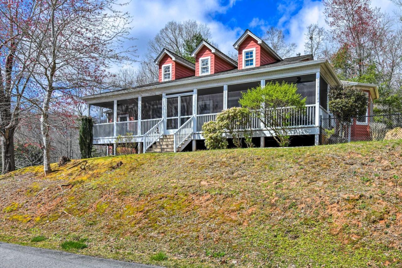 Cozy Home With Fire Pit, Near Great Smoky Mountains! Waynesville Esterno foto